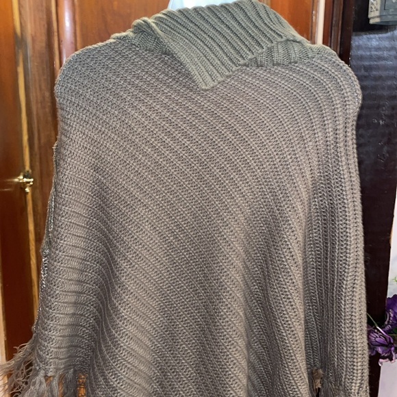 Tan Sequin Fringe shawl - Picture 5 of 6